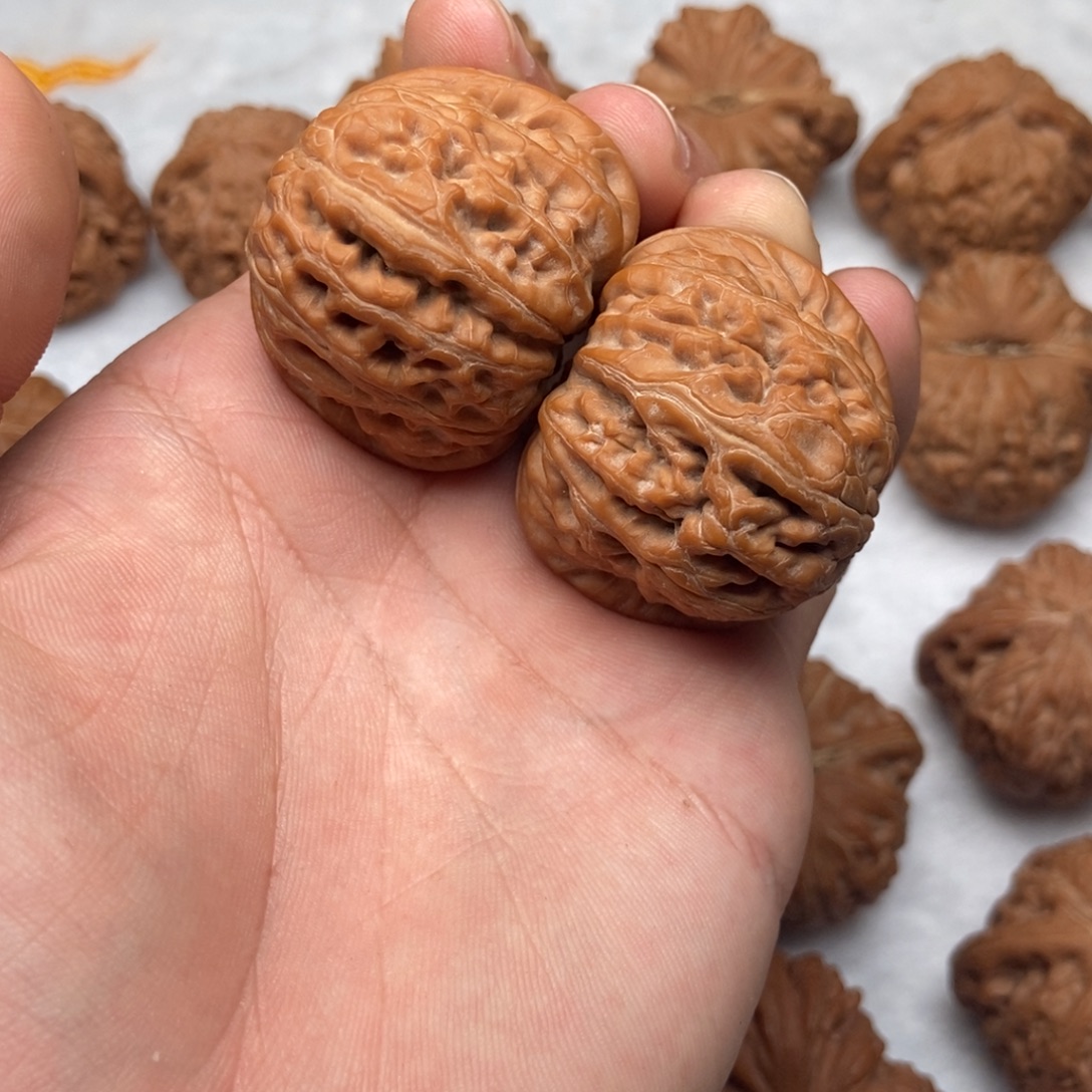 M***易文玩核桃吊坠元宝