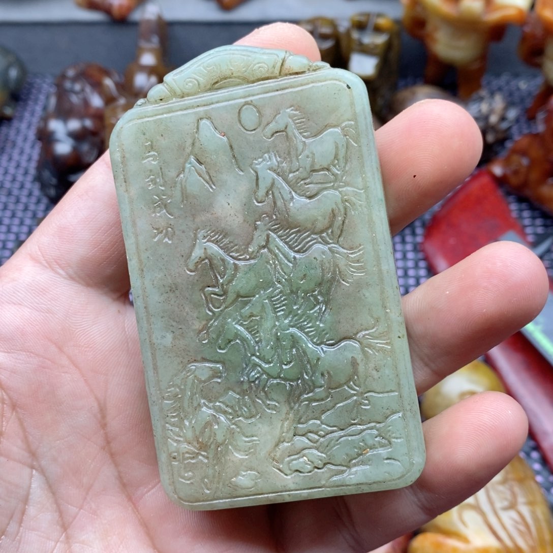 蛇纹石玉未镶嵌颈饰