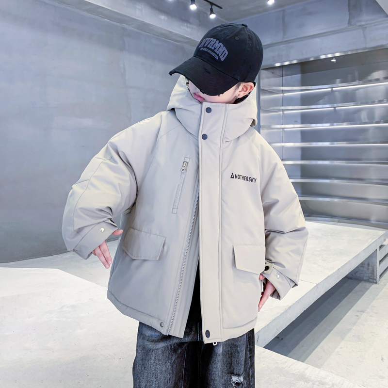 男大童冬季加厚冲锋衣工装羽绒服2024新款儿童装男孩冬装防寒外套