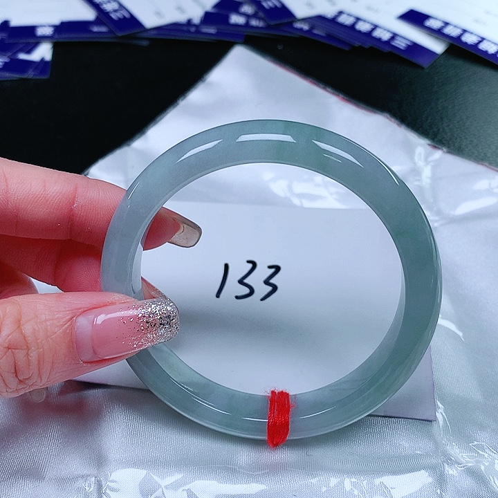 翡翠手镯未镶嵌翡翠手镯未镶嵌