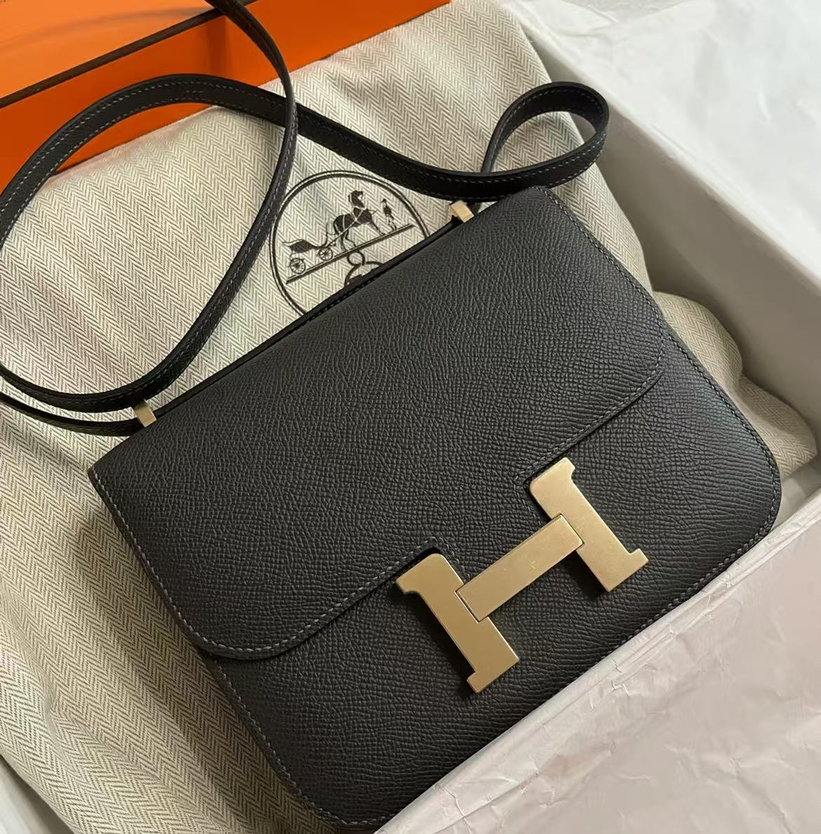 未使用 Hermes/爱马仕 康康19 石墨灰 金扣 E皮 B刻