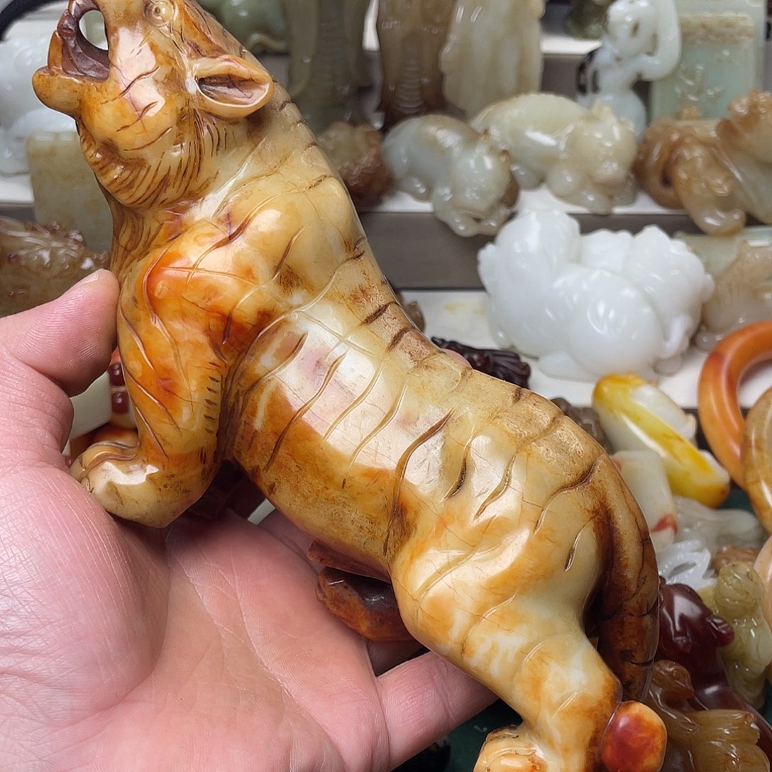 牛***王和田玉未镶嵌颈饰