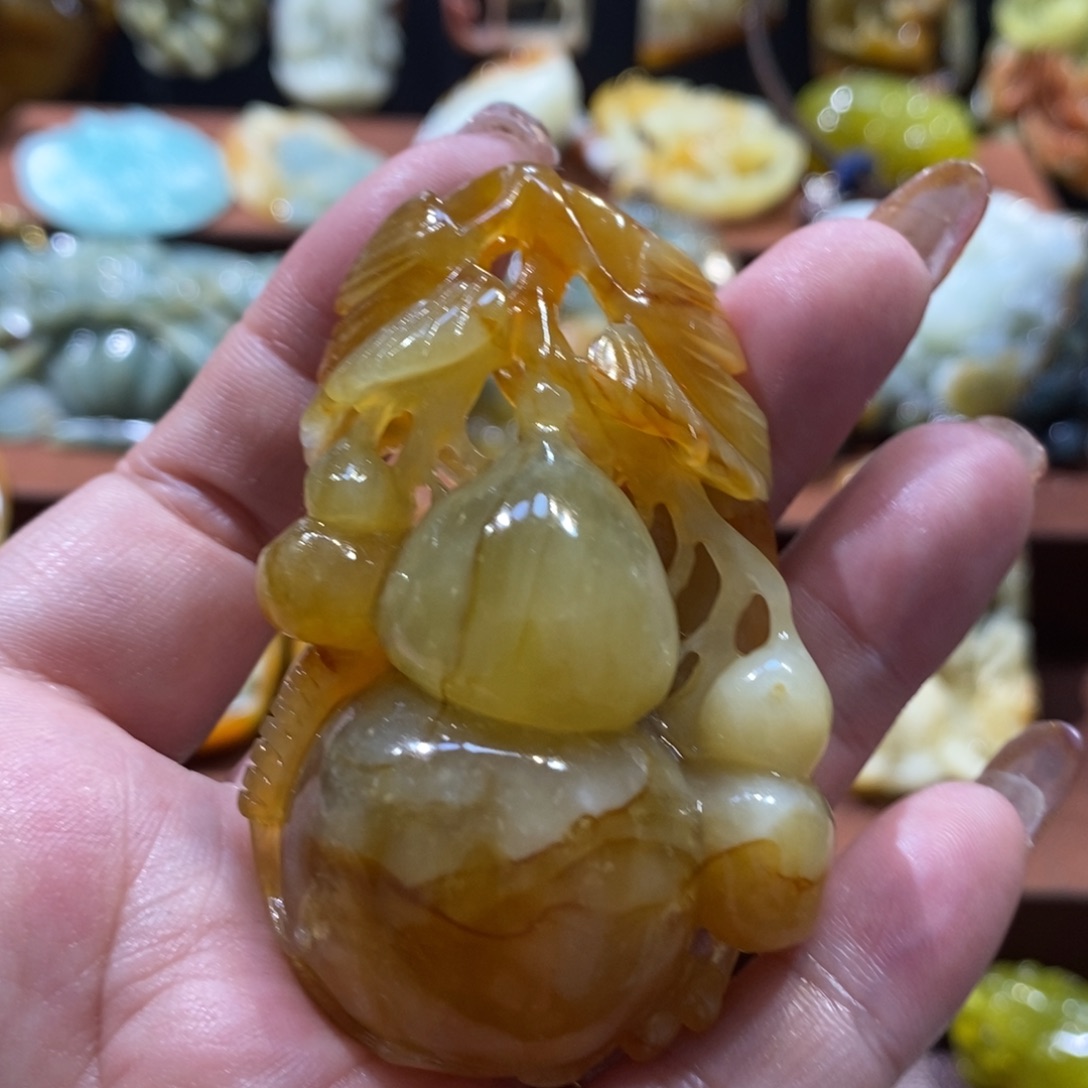 蛇纹石玉颈饰未镶嵌