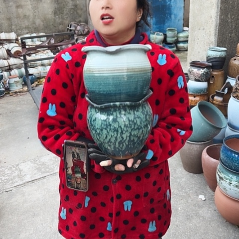 口19高19瑕疵盆子。