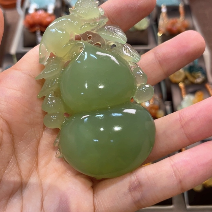 蛇纹石玉未镶嵌吊坠(赠链)