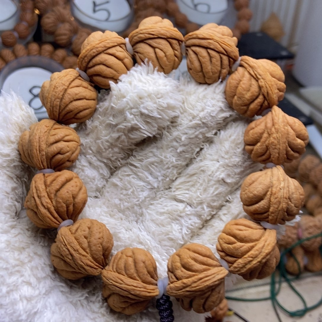 ～***～桃核手串闪电购 55