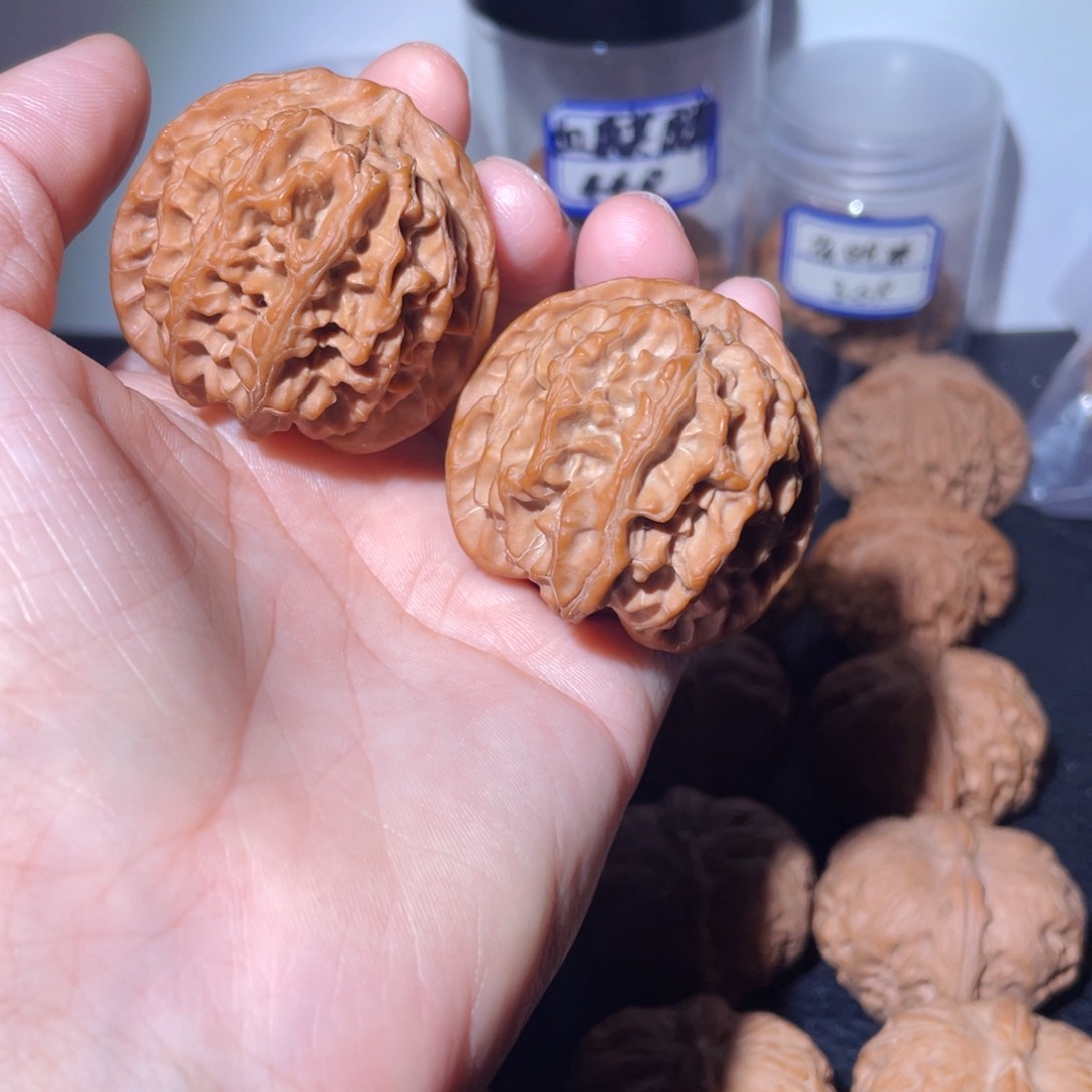 吊坠桃核我***?41尺苹果园