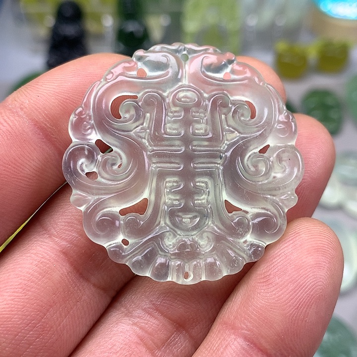 蛇纹石玉挂坠未镶嵌