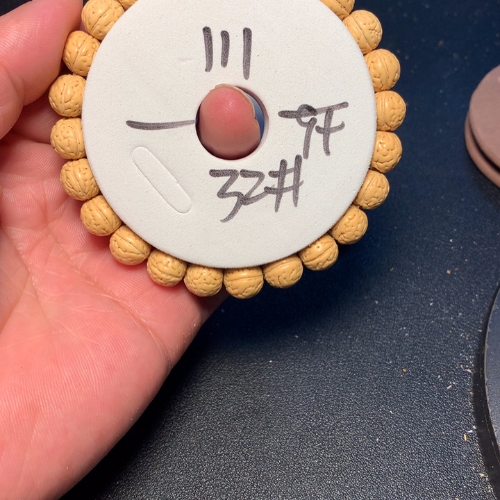 手串桃核32号健健康康了