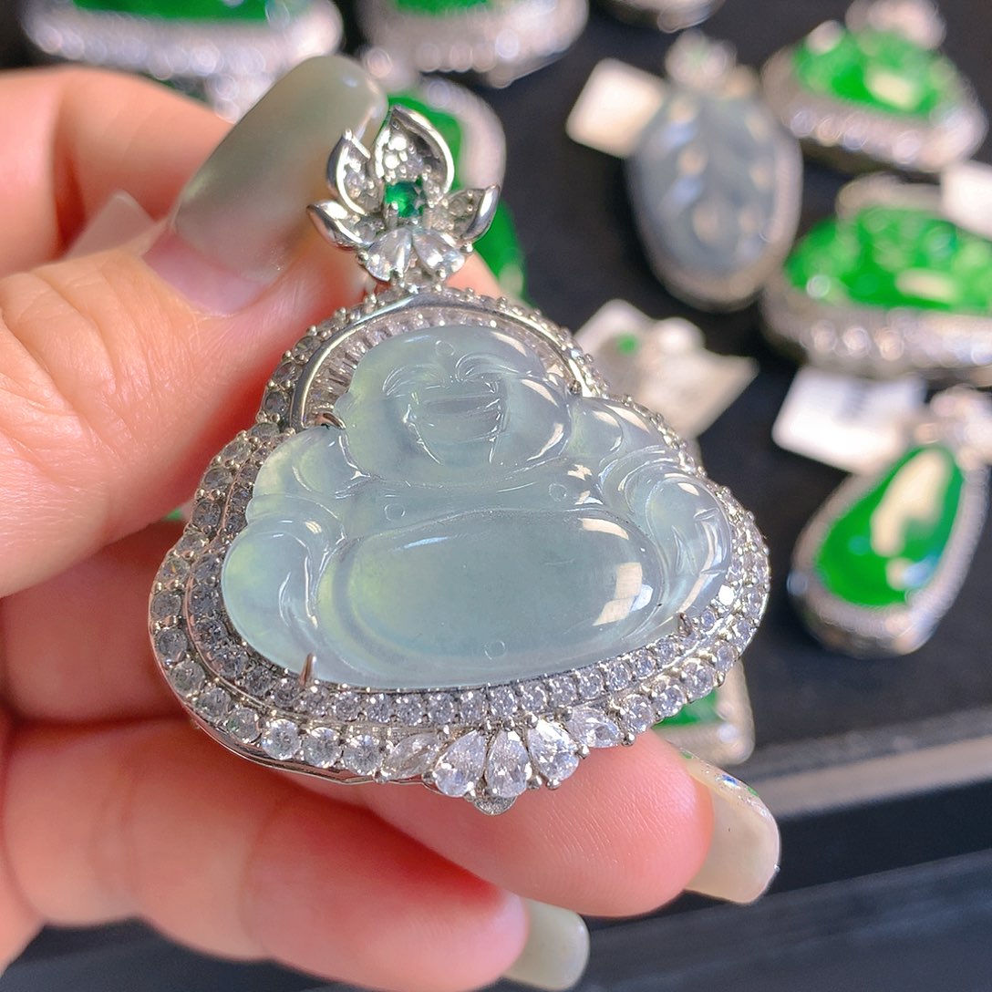 翡翠颈饰未镶嵌翡翠