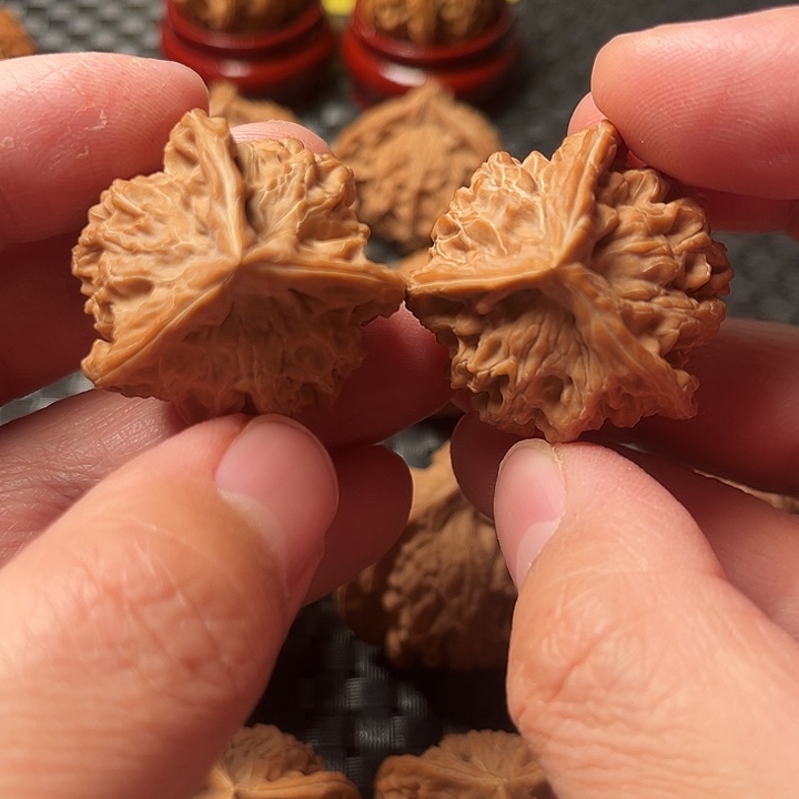 吊坠文玩核桃三棱核桃盘山文玩核桃