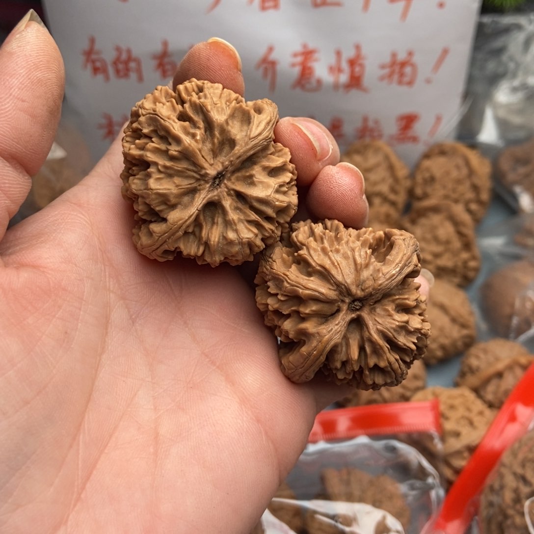 文玩核桃吊坠魅**定九龙潭42