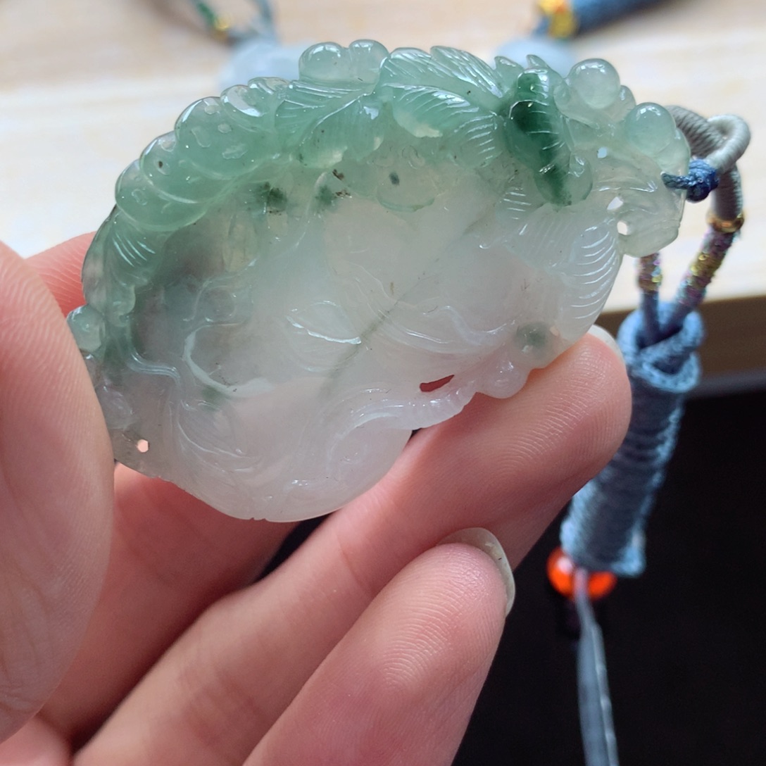 翡翠未镶嵌颈饰吊坠