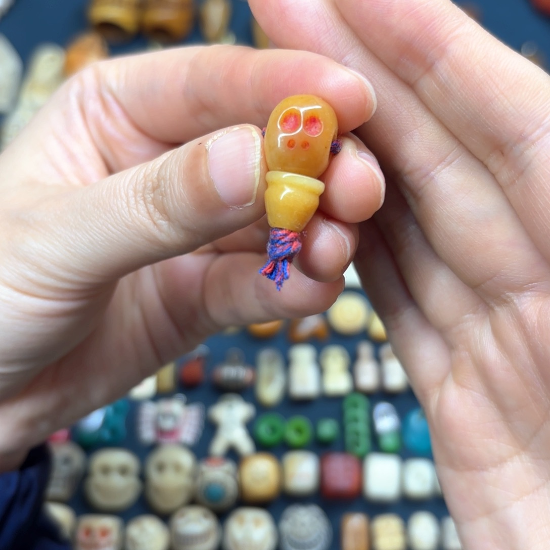 配饰和包装设计都十分