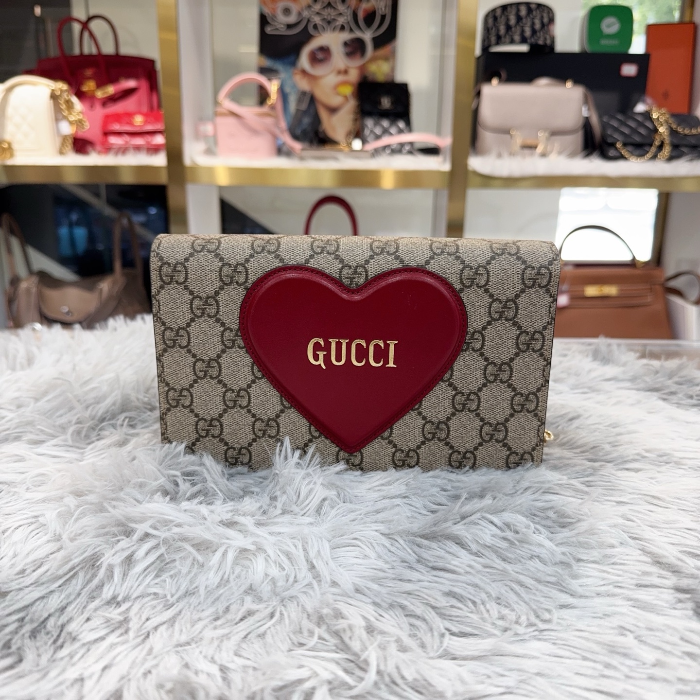 99新 GUCCI/古驰 情人节限量爱心老花Woc斜挎包