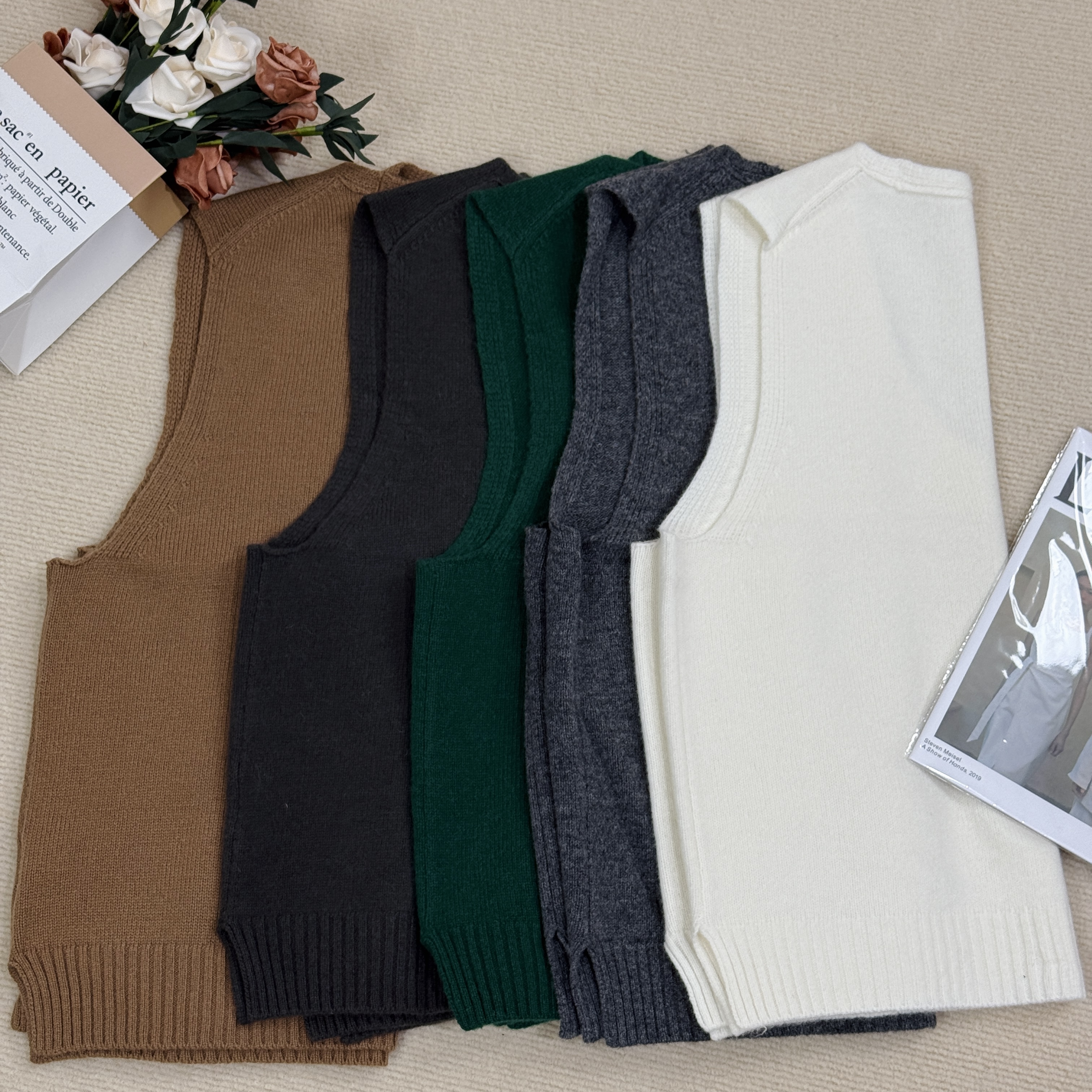 百搭上衣ins透气秋冬V领纯色马夹常规款免烫羊毛时尚款针织简约