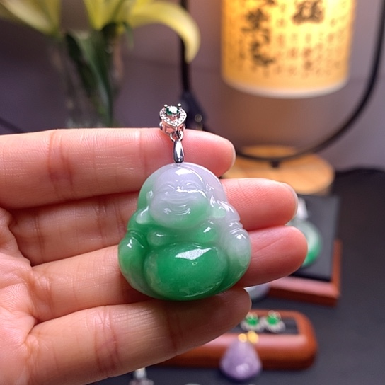 翡翠未镶嵌吊坠(赠链)
