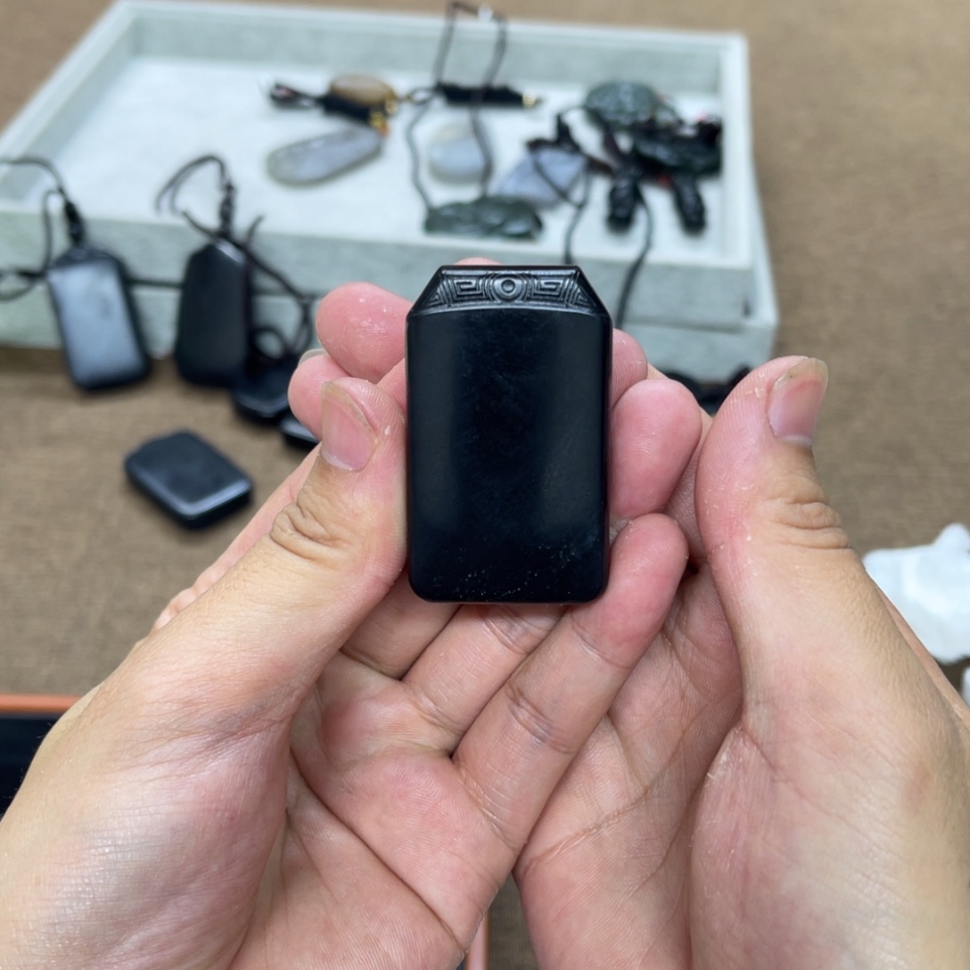 和田玉（糖玉）未镶嵌挂件