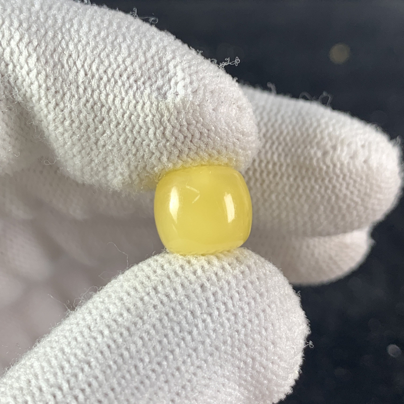 L1518保真原矿俄料尺寸10.3*9.3mm蜜蜡单颗老型单珠隔珠微瑕放漏
