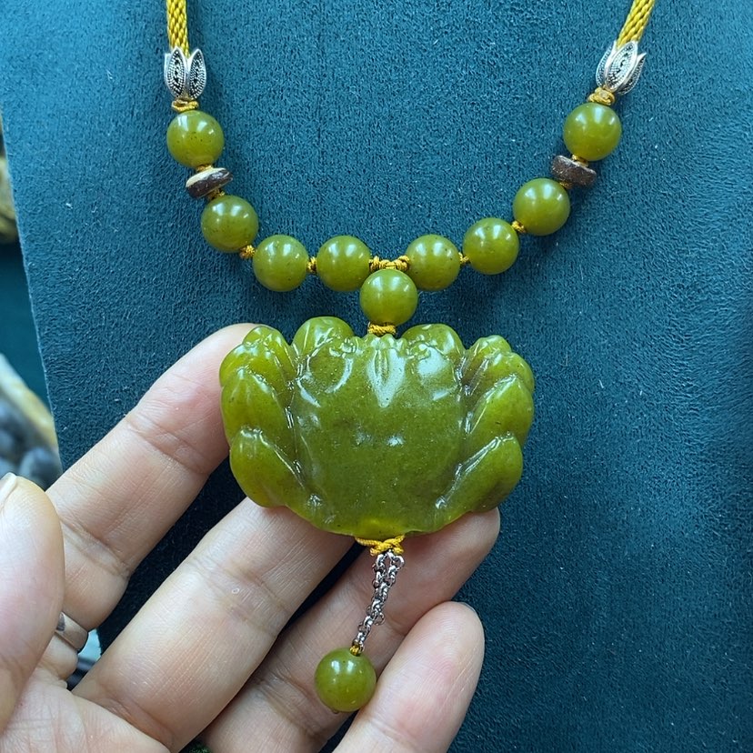 【闪购商品】蛇纹石玉未镶嵌吊坠