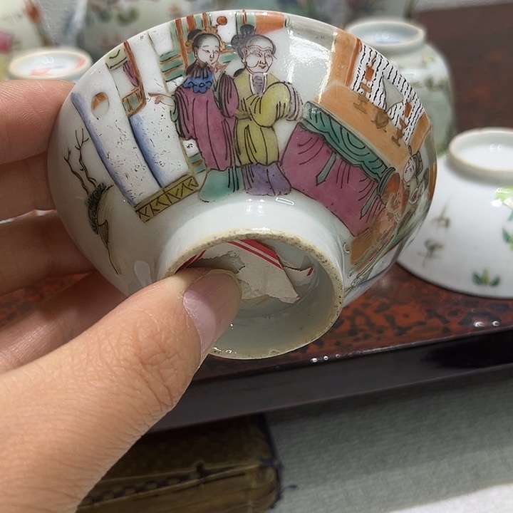 中***宝瓷片精美的陶瓷摆件……