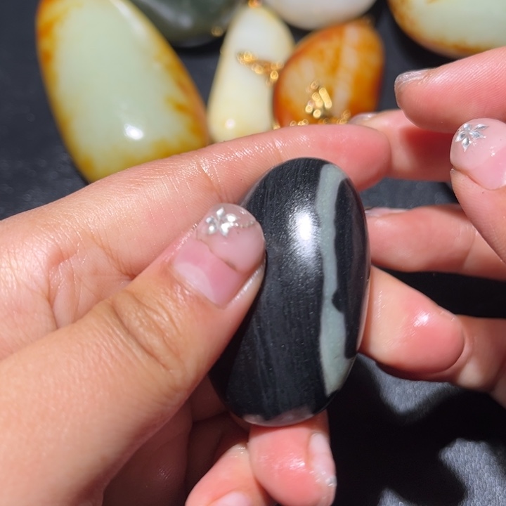 和田玉未镶嵌珠宝奇石