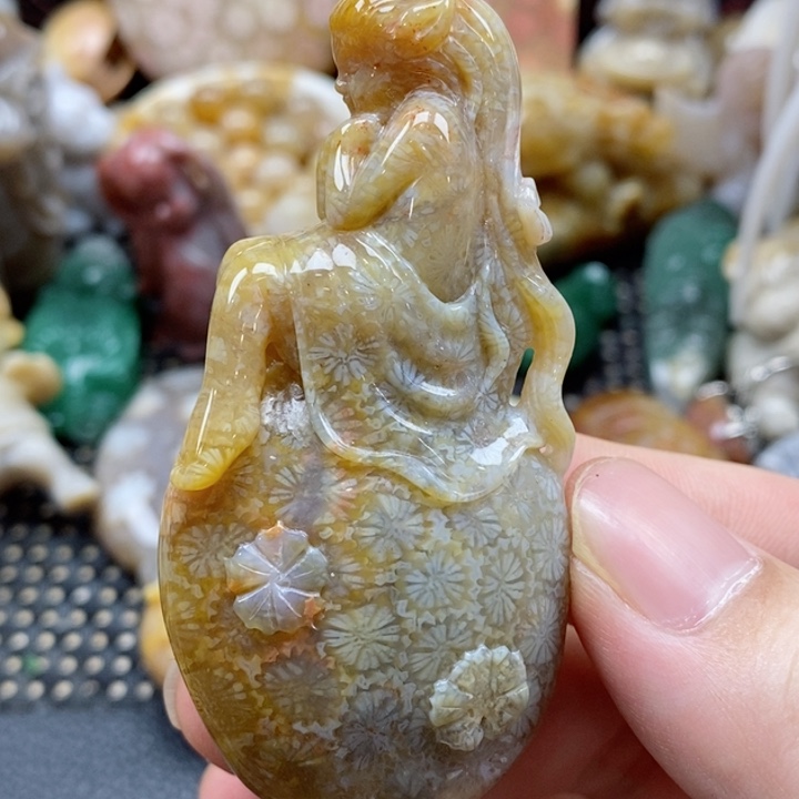 硅化珊瑚（珊瑚玉）颈饰未镶嵌