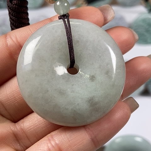 翡翠颈饰未镶嵌平安扣福利