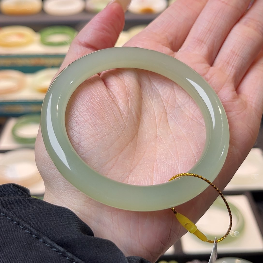 和田玉手镯未镶嵌高冰青提