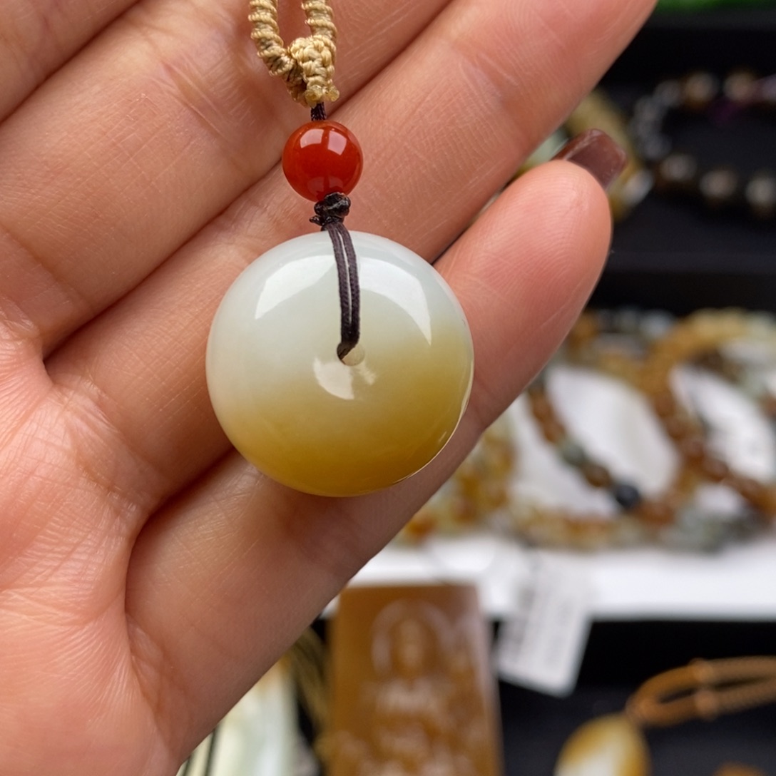 和田玉（糖玉）未镶嵌吊坠(不含链)