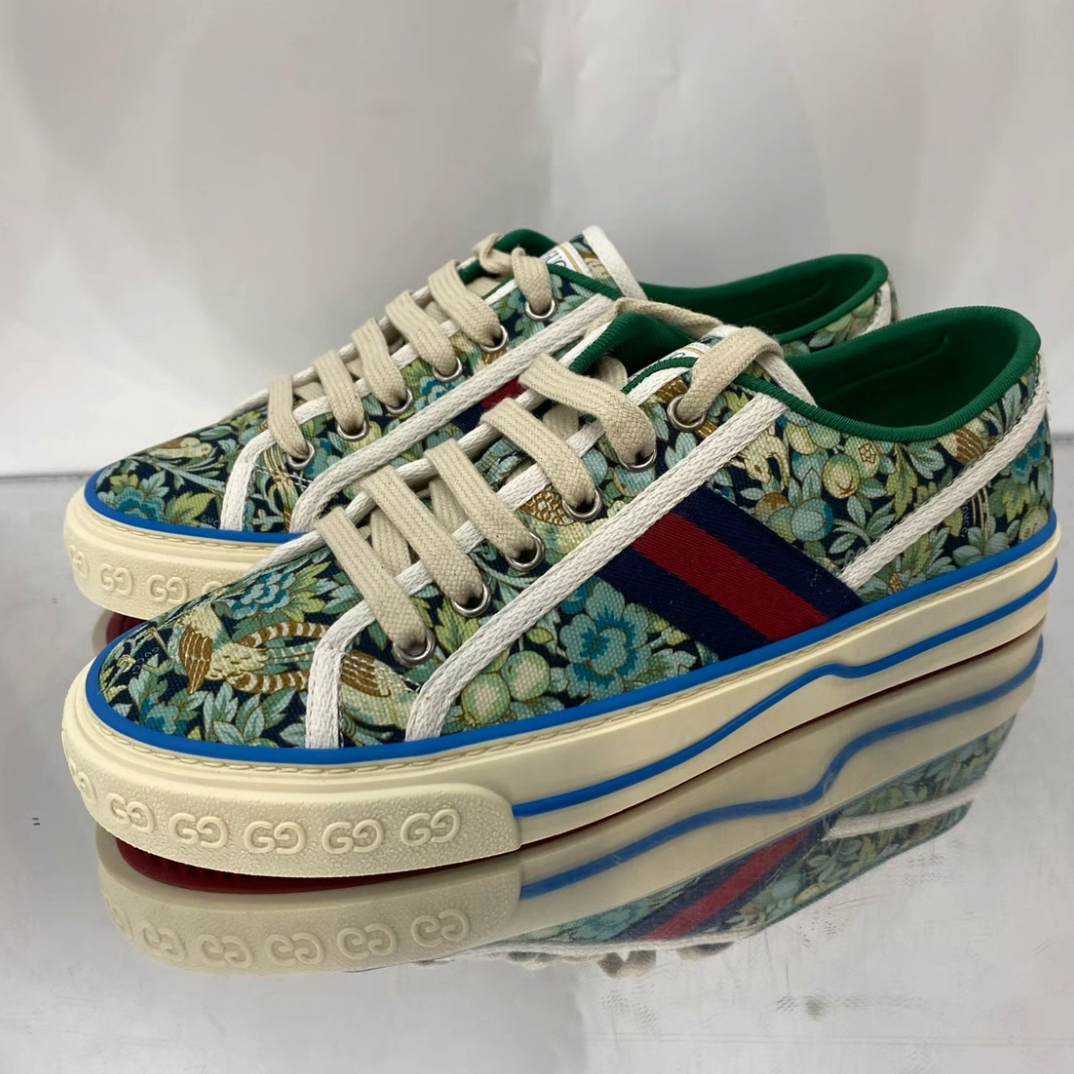 99新 GUCCI/古驰 HZ古驰花卉35码平底鞋 328