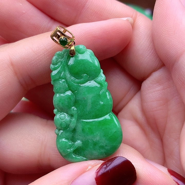 翡翠颈饰18K金镶嵌翡翠