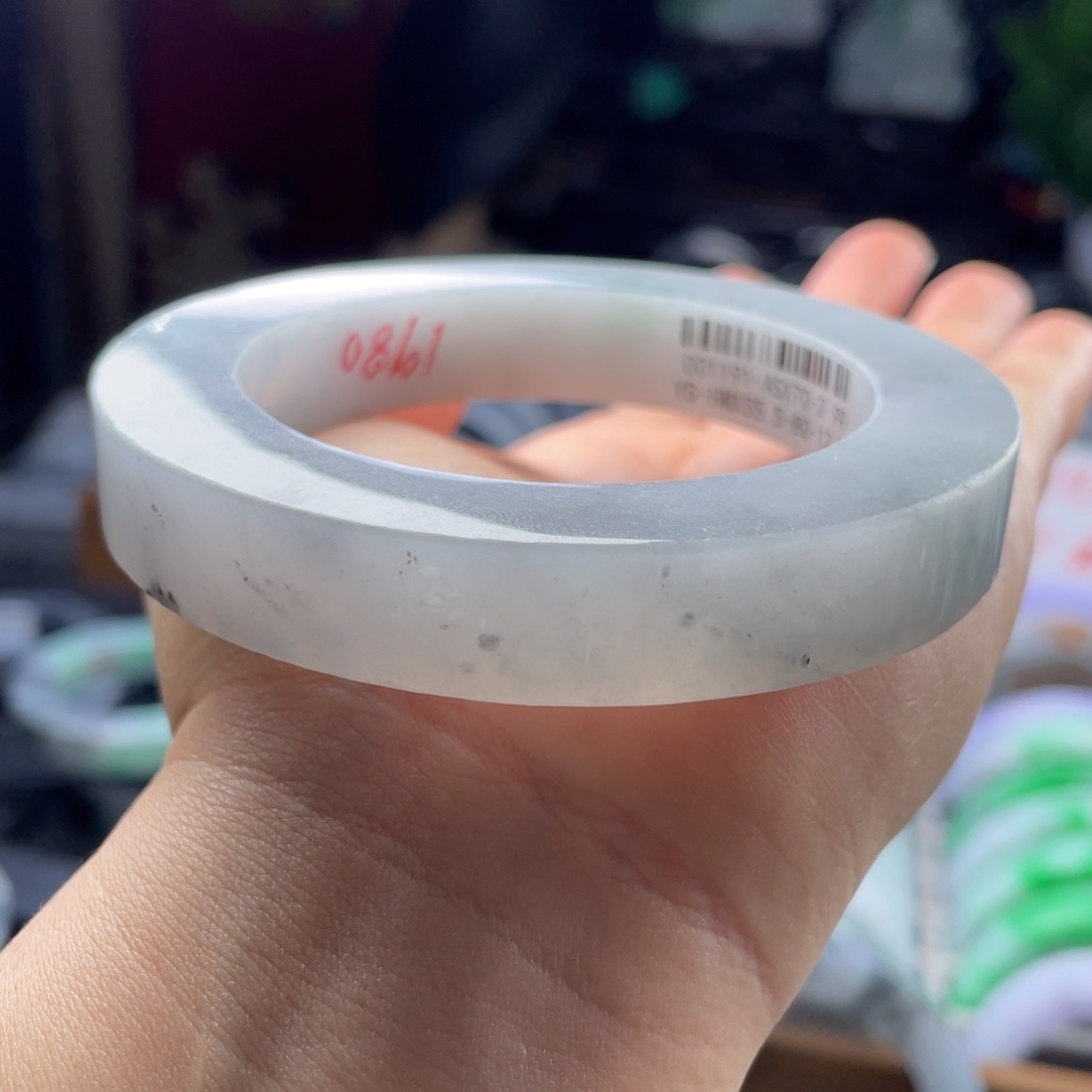 定制翡翠未镶嵌翡翠手镯