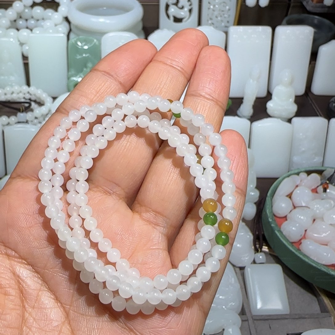 和田玉颈饰未镶嵌