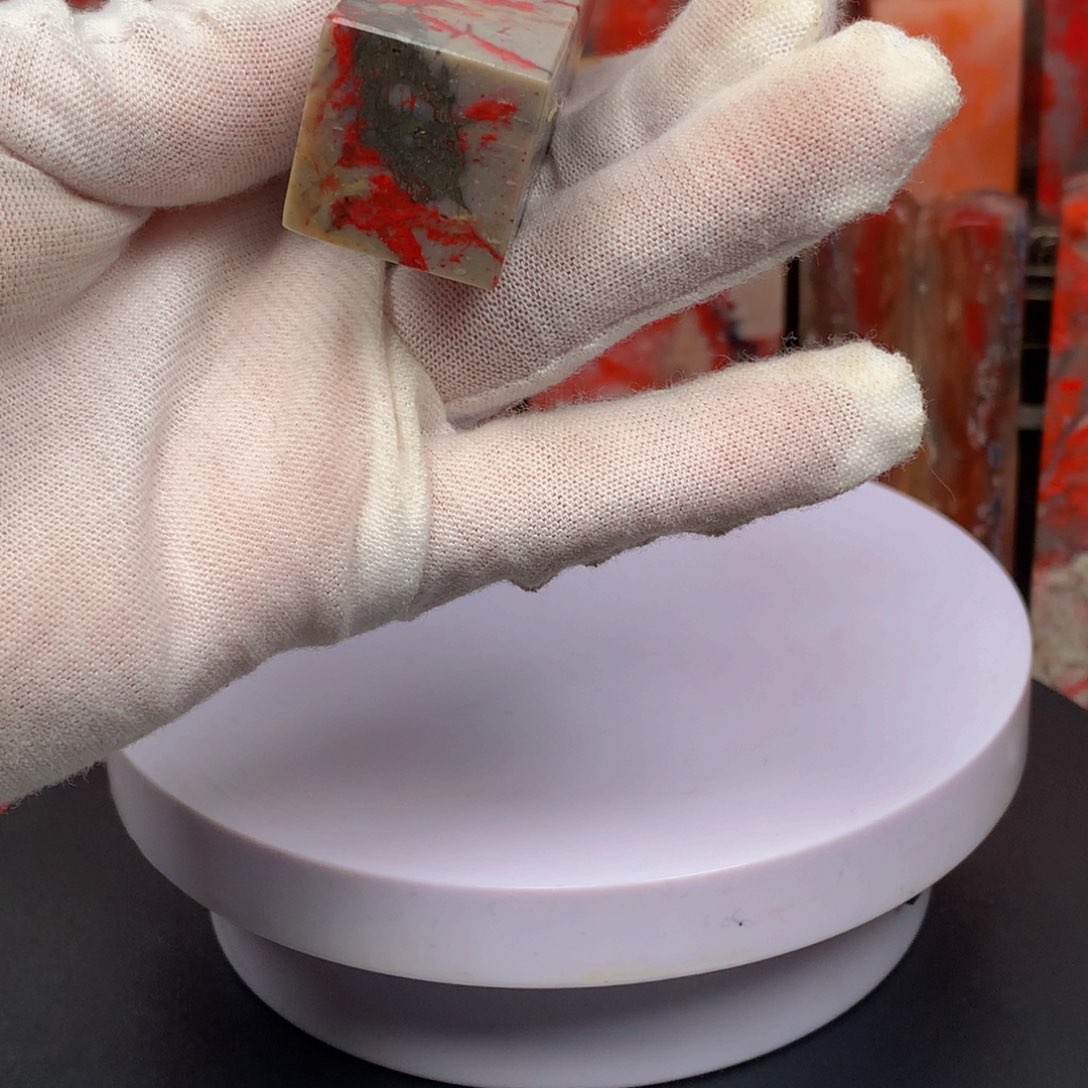 昌化石牛角鸡血石印章