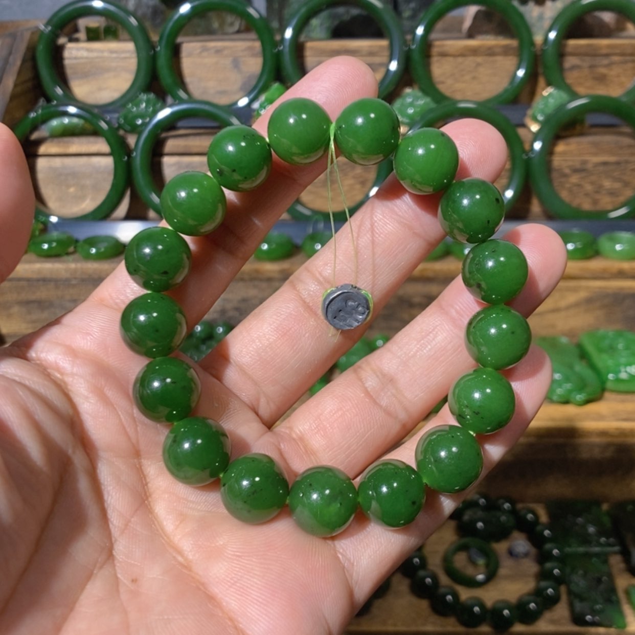 【闪购商品】吊坠(不含链)未镶嵌和田玉五**金俄料辣绿手串 12