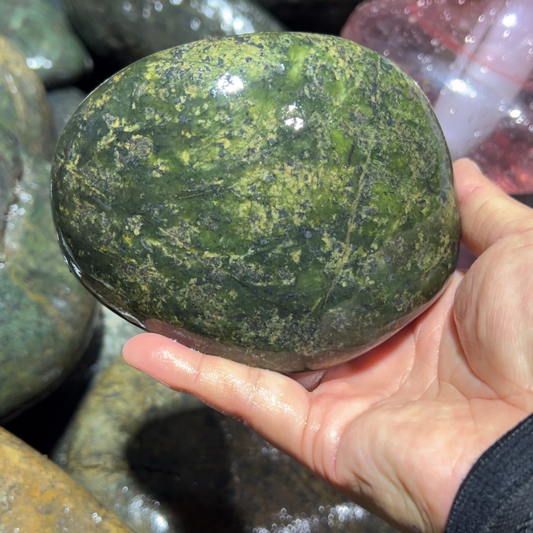 未镶嵌蛇纹石玉西藏藏玉药王石倍****赵