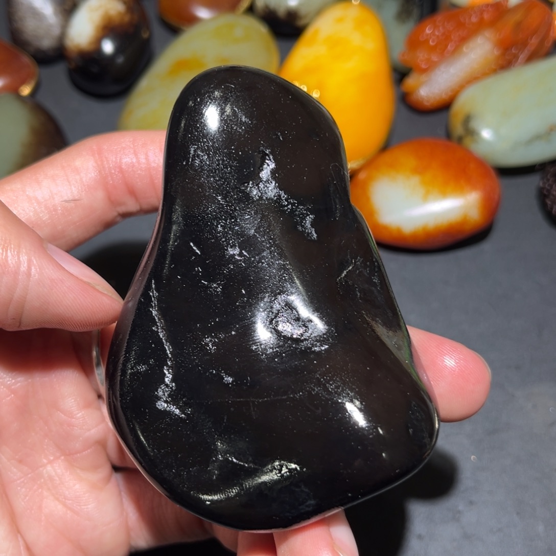 和田玉未镶嵌珠宝奇石