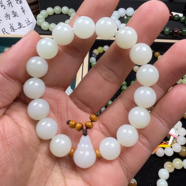 和田玉手串未镶嵌