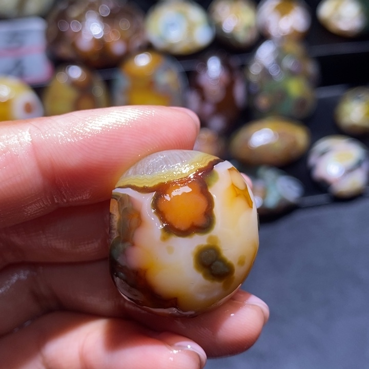 玛瑙/玉髓未镶嵌珠宝奇石38