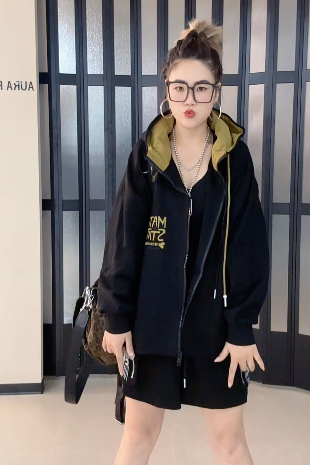 潮牌女装秋款新品黑色外套大码宽松外套