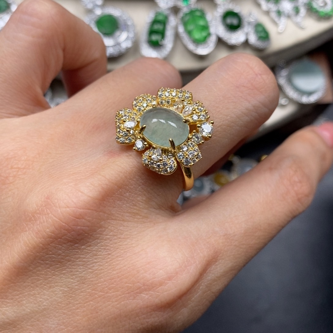 翡翠颈饰未镶嵌翡翠