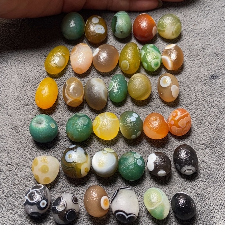 用***3玛瑙/玉髓未镶嵌珠宝奇石