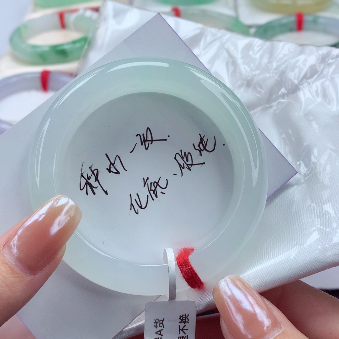 翡翠手镯未镶嵌54圈口 冰透细腻胶润荔枝冻雨过天晴冰浅绿