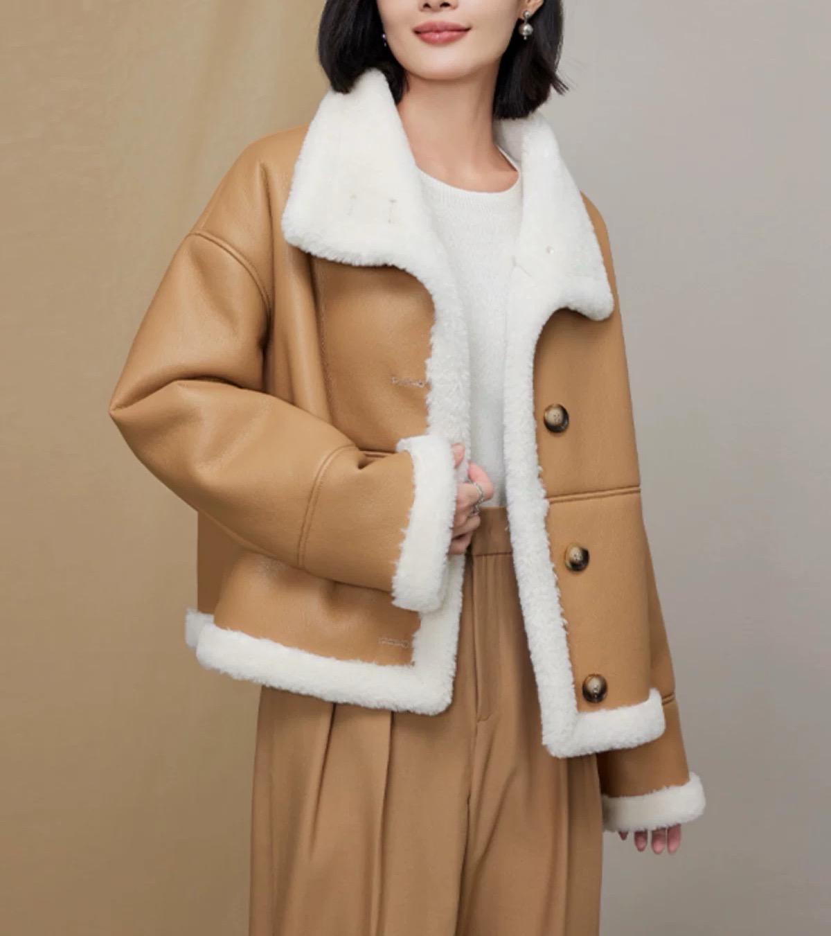 100 皮毛一体冬季牛角扣外套短款显瘦皮毛一体女