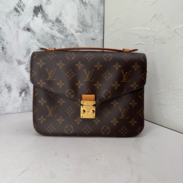 95新 LouisVuitton/路易威登 翻盖邮差斜跨经典款二手奢侈品包包