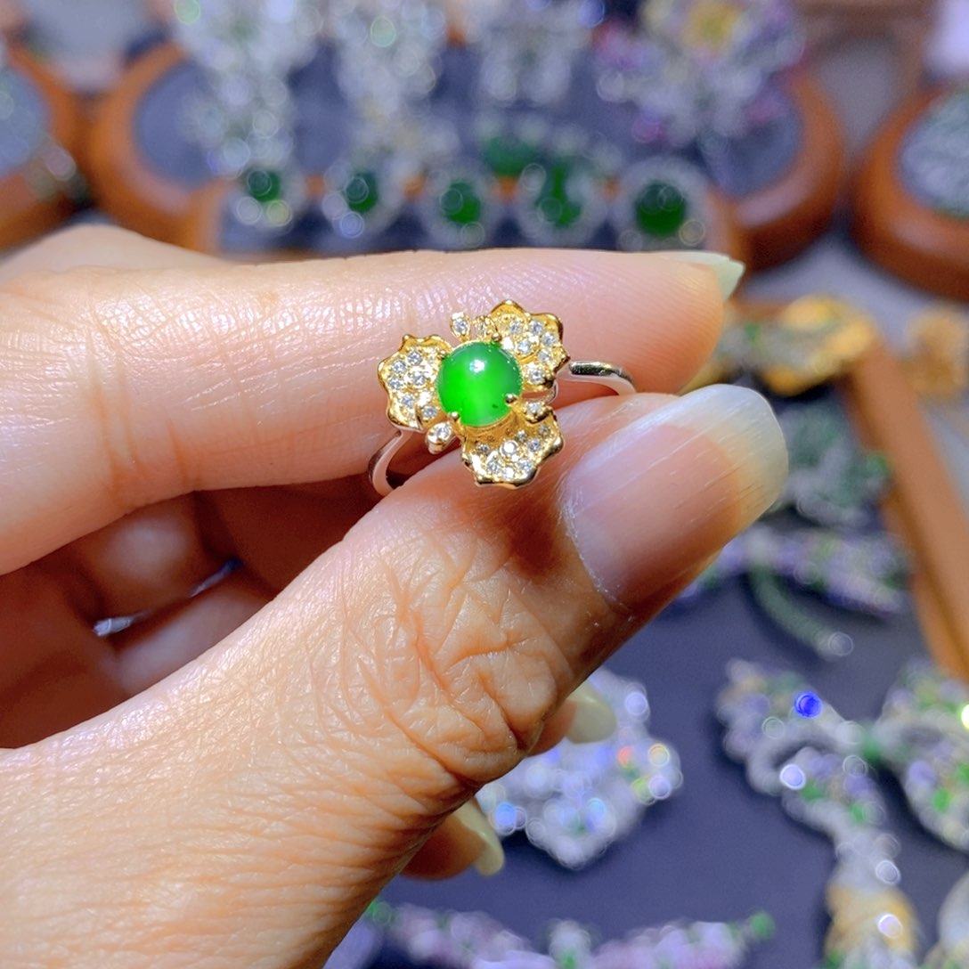 翡翠颈饰银S925镶嵌天然翡翠