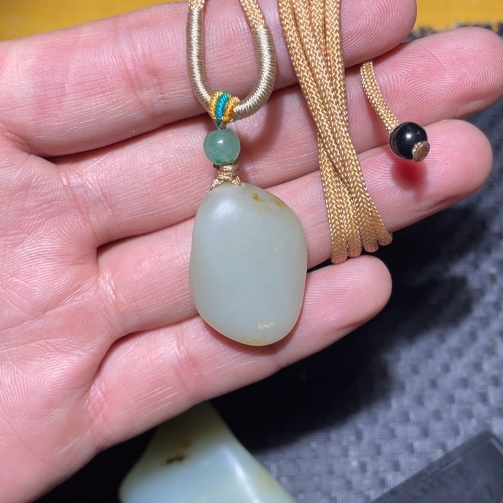 和田玉（糖玉）未镶嵌颈饰