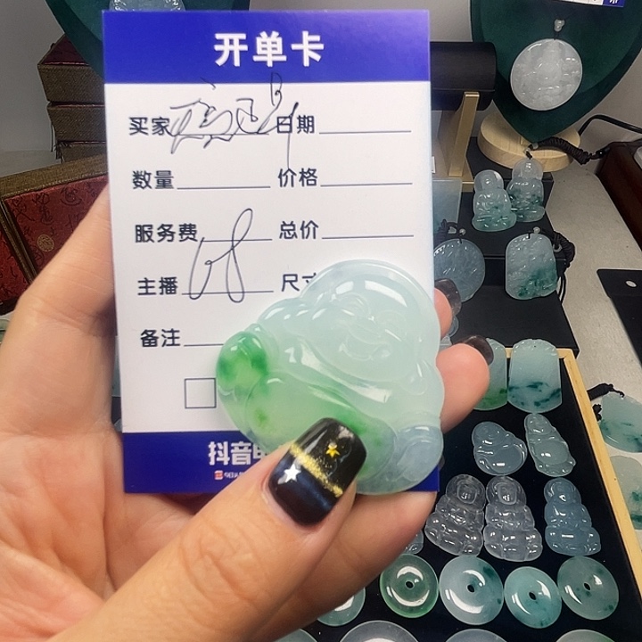 ****！翡翠未镶嵌颈饰佛公