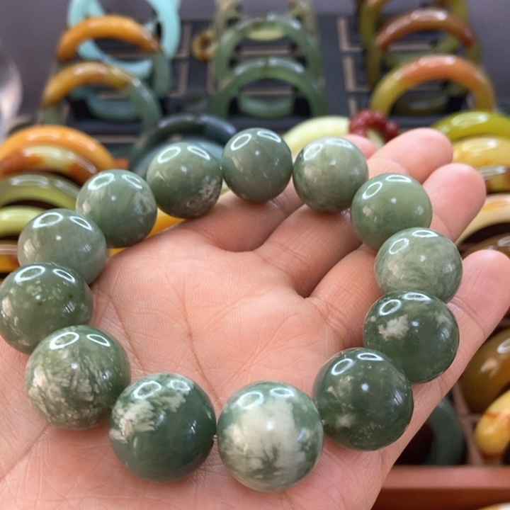 蛇纹石玉手镯未镶嵌